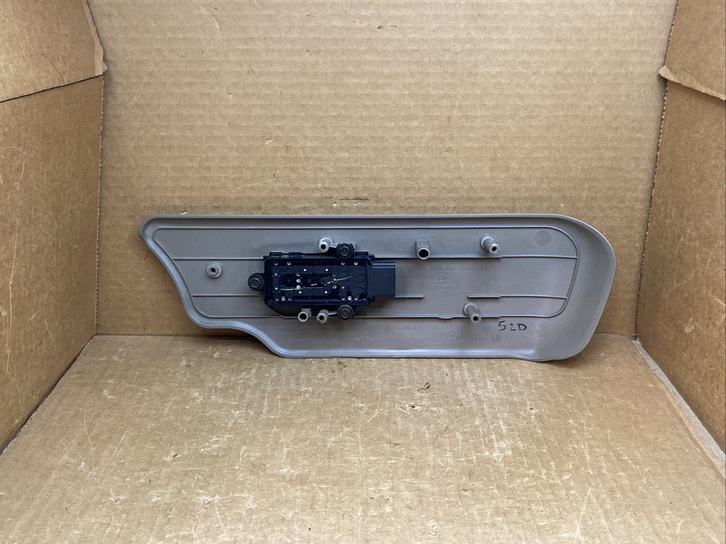 03 06 Silverado Tahoe Driver Left Seat Power Switch Assembly Bezel 88941670 Tan3