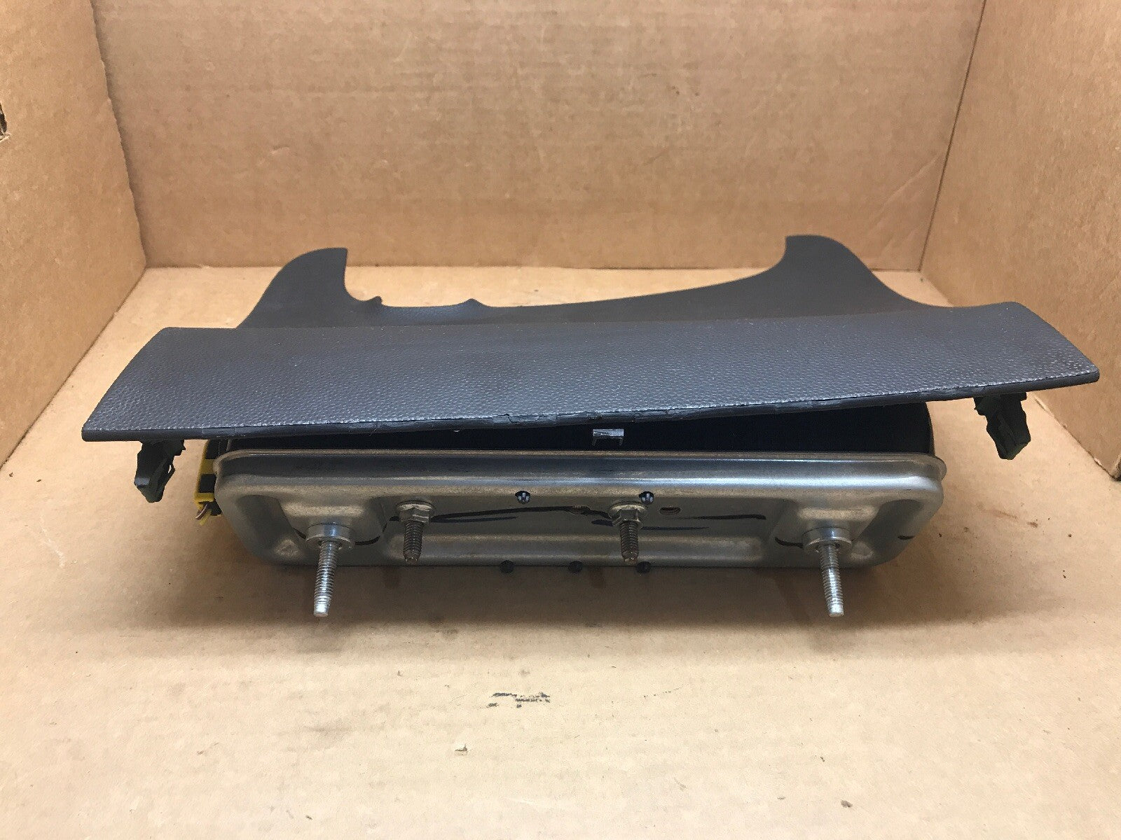 2011 2019 Ford Fiesta Front Left Driver Side Knee Lower Air Bag Airbag Black2