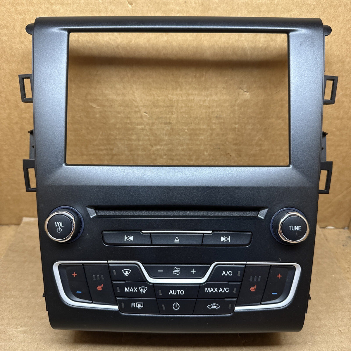 17 20 Fusion Temp Temperature Climate Radio Control Bezel Panel HS7T 18E245 CHC0