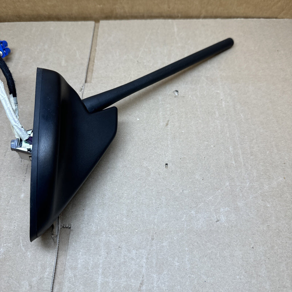 2018 FORD ESCAPE ROOF MOUNTED RADIO ANTENNA GM5T 19G461 GC7