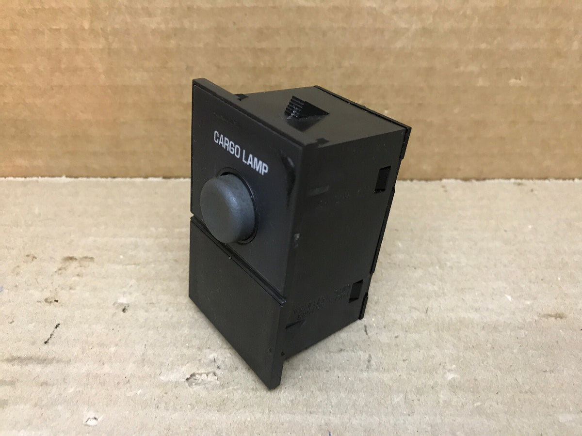 99 02 GMC Sierra Chevy Silverado Cargo Lamp Light Switch Button Control 157141592