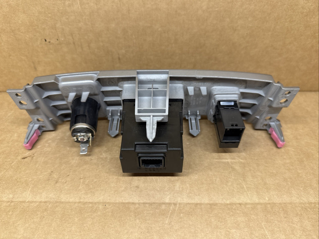 2008 2013 Toyota Highlander Heated Seat Switch USB AUX 12V Control Panel OEM5