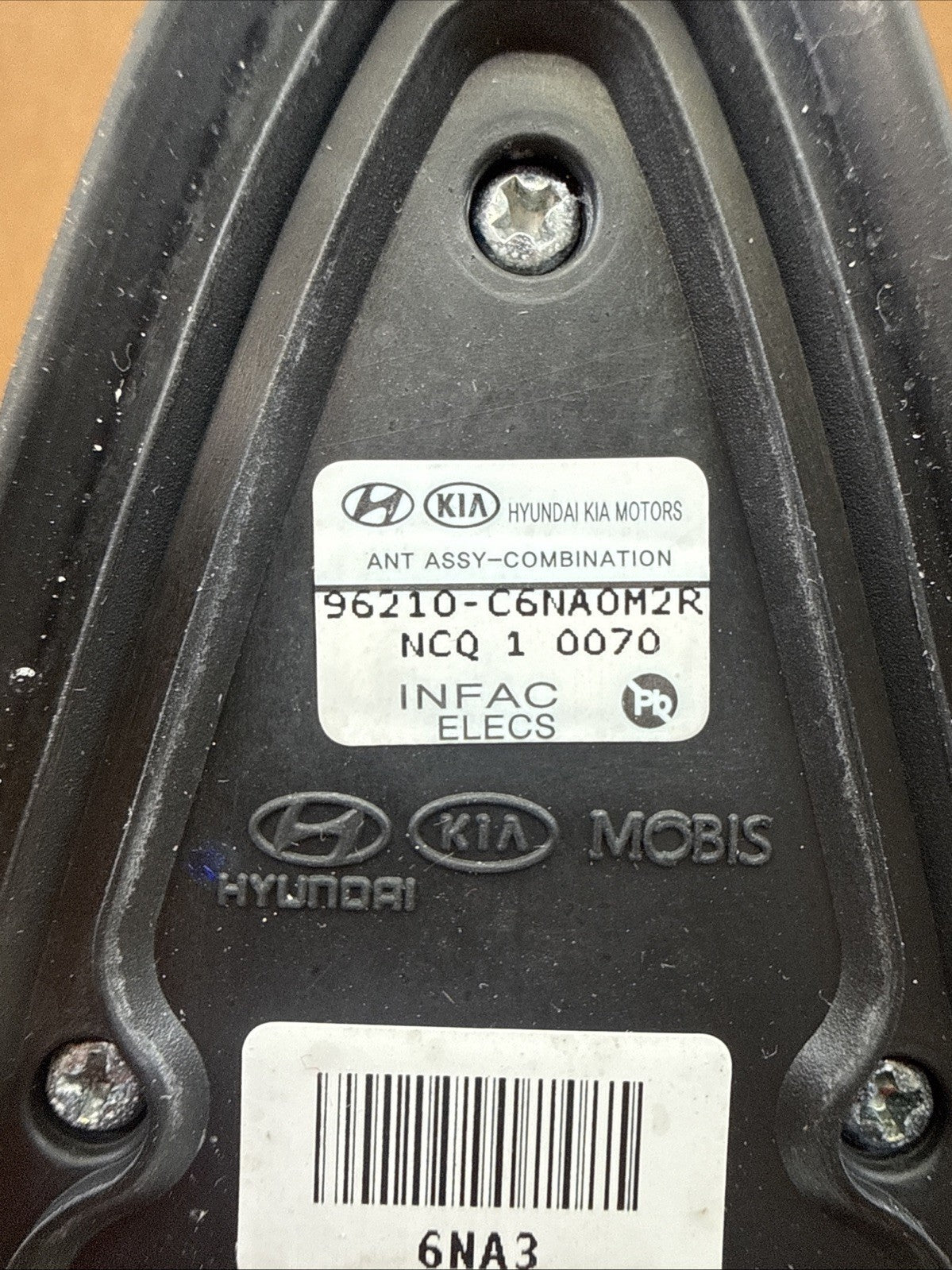 2019-2020 Kia Sorento Roof Radio Shark Antenna Sangria Red 96210-C6NA0M2R6