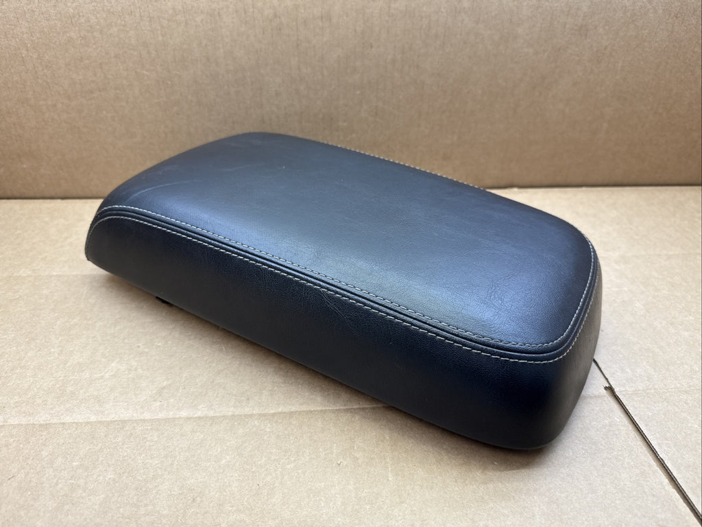 2011 2018 Dodge Charger Center Console Black Leather Armrest Lid Assembly6