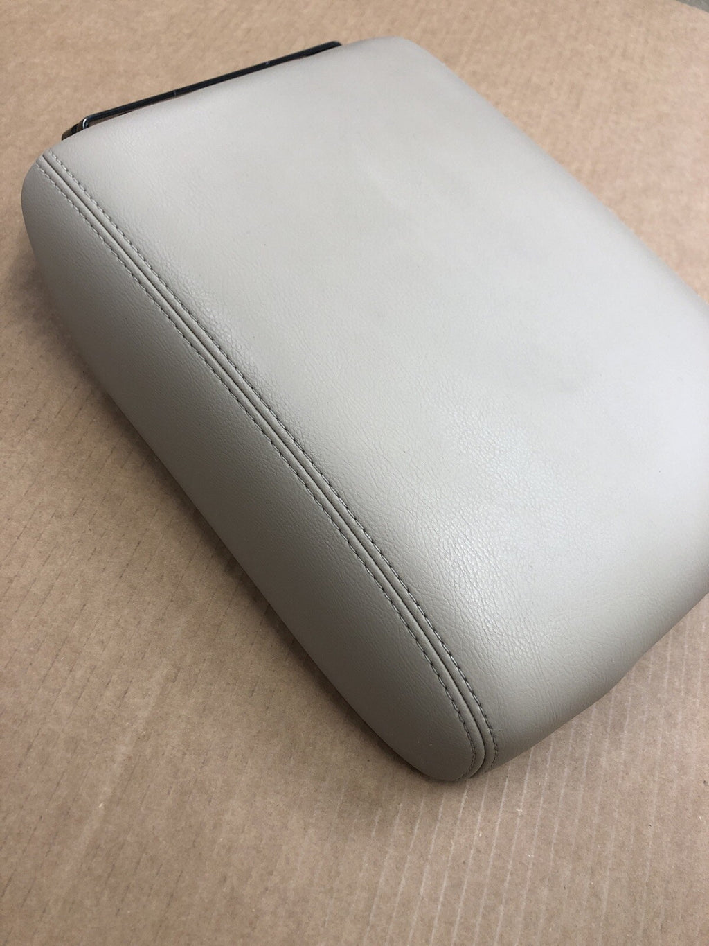 13 18 NISSAN PATHFINDER center console lid armrest storage Beige leather OEM1