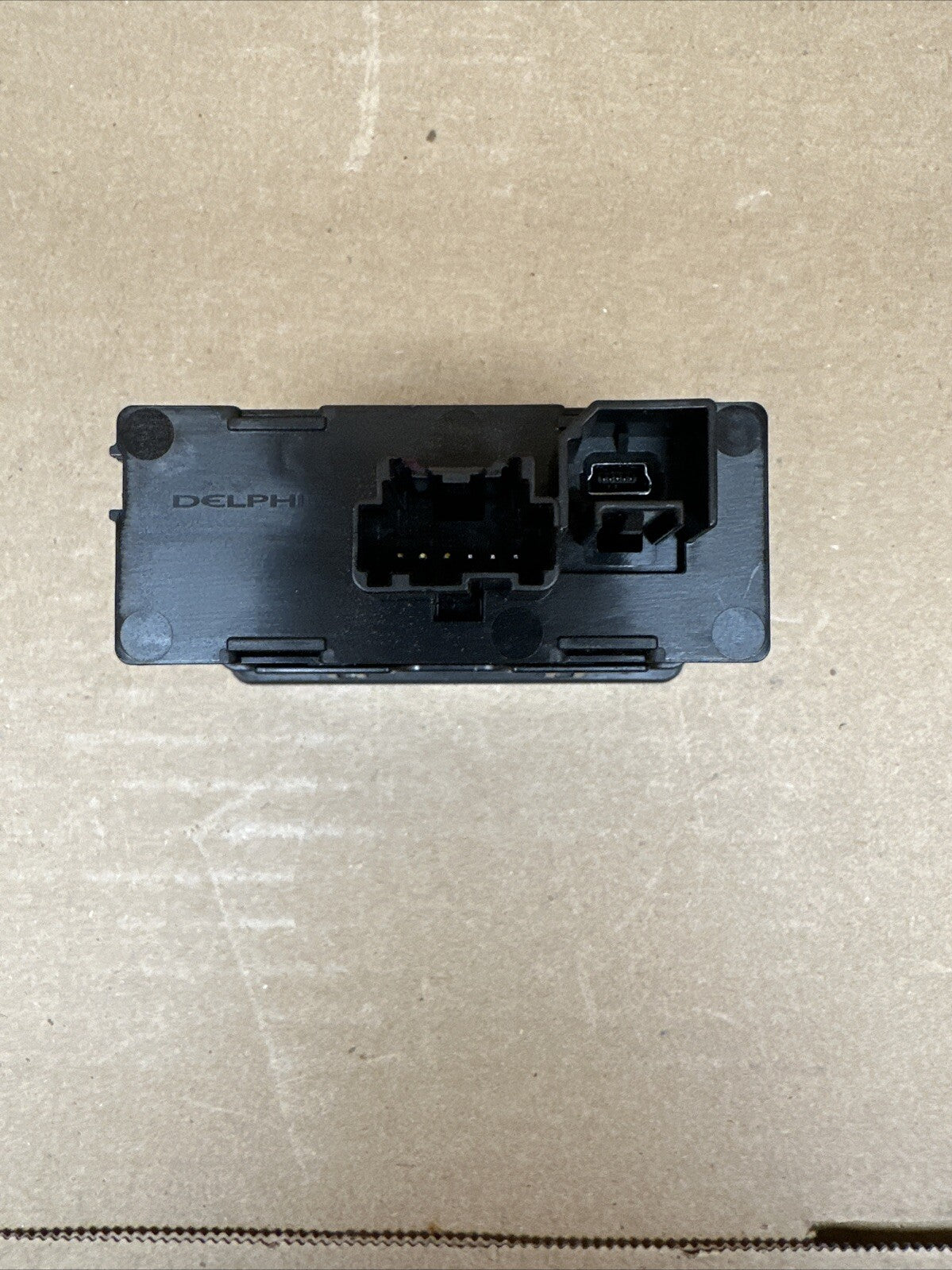 2018 2021 Chevy Equinox GMC TERRAIN REAR CENTER CONSOLE USB AUX PORT 842601494