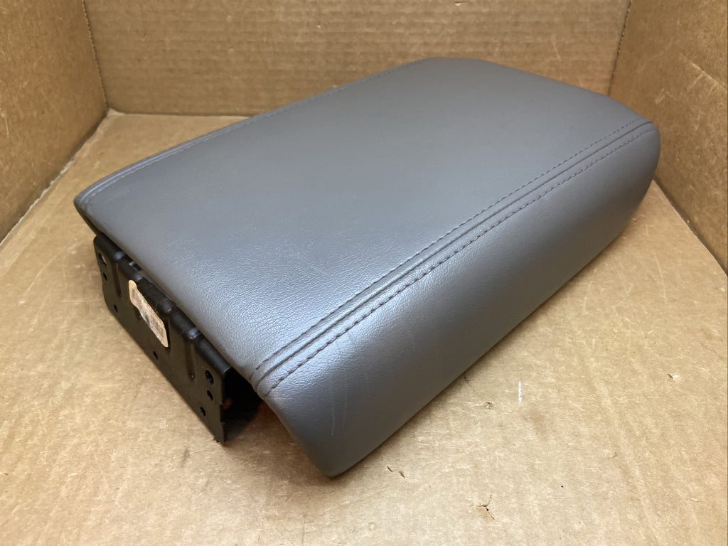 07 17 Traverse Acadia Enclave Outlook Center Console Lid Arm Rest Dark Gray 5