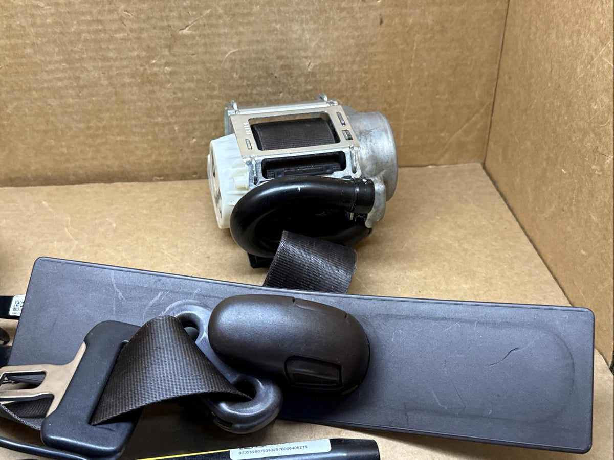 2015 2018 Jeep Renegade Front Right Passenger Seat Belt Seatbelt Retractor Brown1