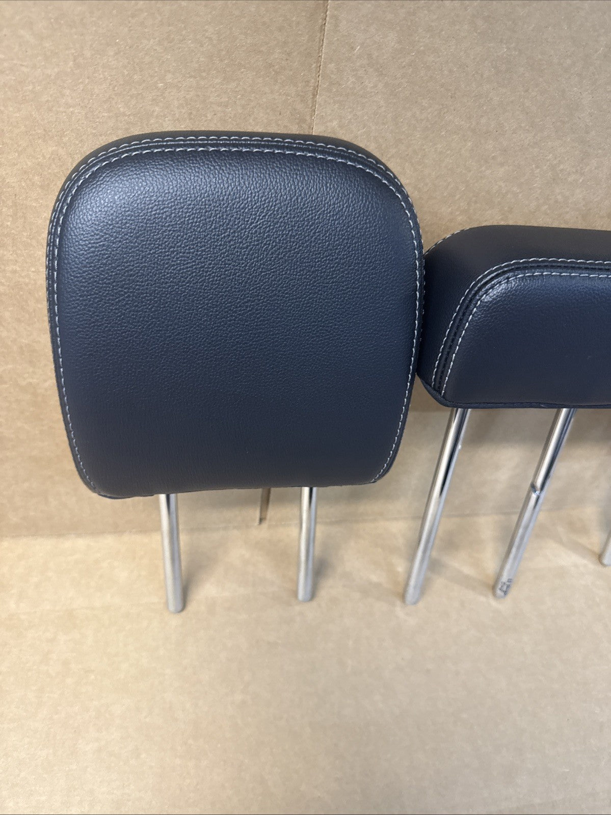 2019 2023 FORD RANGER REAR SEAT HEADREST HEAD REST SET BLACK LEATHER OEM5