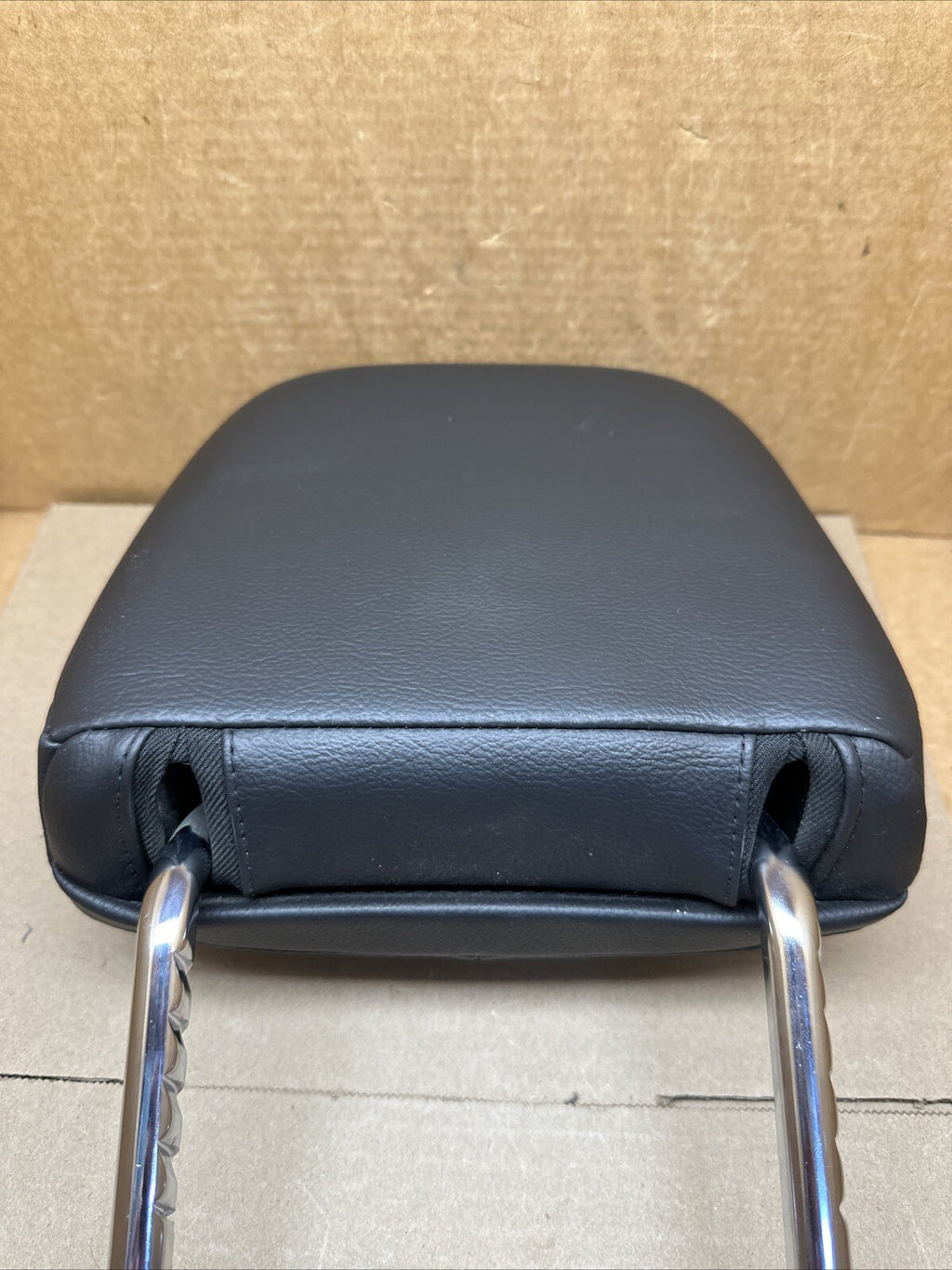 2017 2020 CHRYSLER PACIFICA FRONT LEFT DRIVER SIDE SEAT HEADREST HEAD REST OEM4