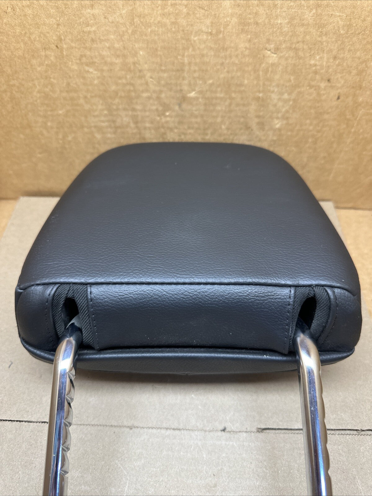 2017 2020 CHRYSLER PACIFICA FRONT LEFT DRIVER SIDE SEAT HEADREST HEAD REST OEM4