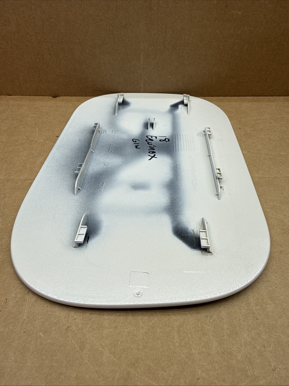 2018-2024 Chevy Equinox Fuel Gas Tank Filler Door Lid Cover OEM G1W White Pearl8