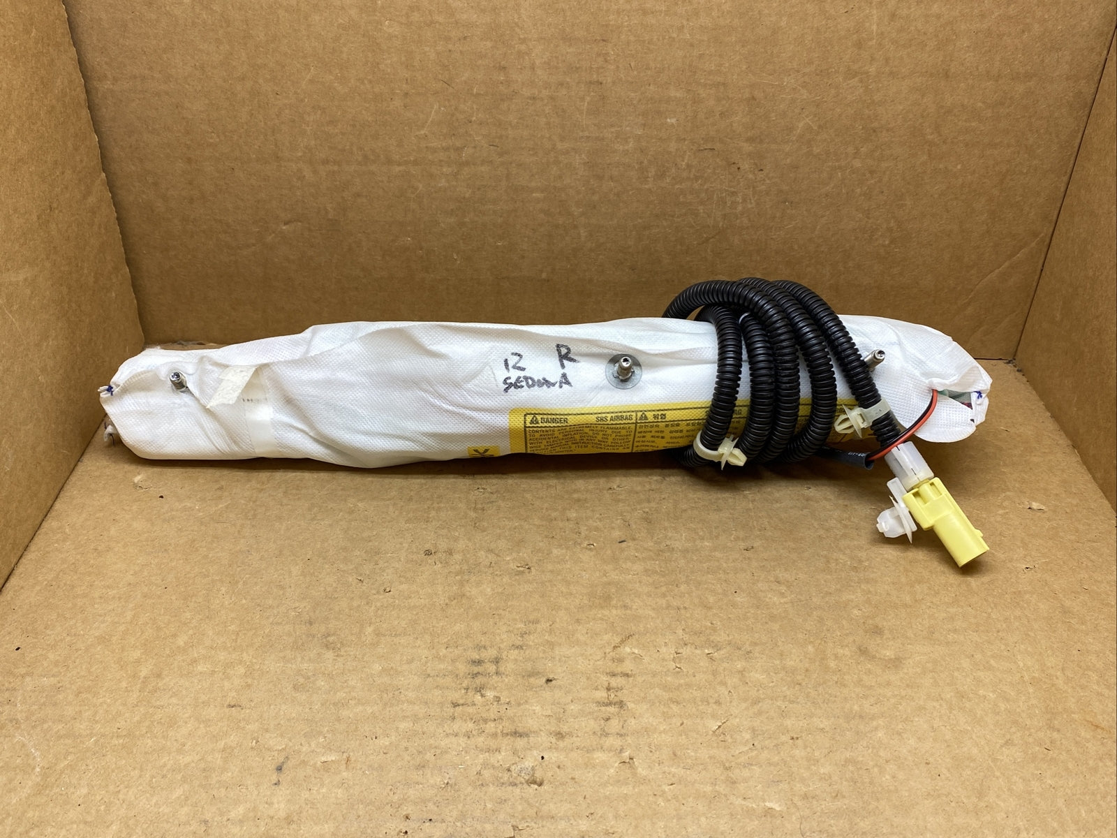 2010 2014 Kia Sedona Front Right Side Passenger Seat Air Bag Airbag 88920 4D0000