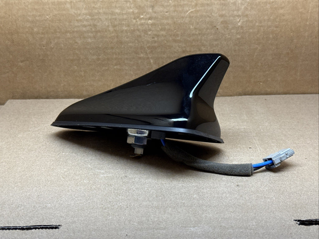 2020 2022 Kia Soul Radio Roof Rear Antenna Assembly Black OEM 96210 K00007