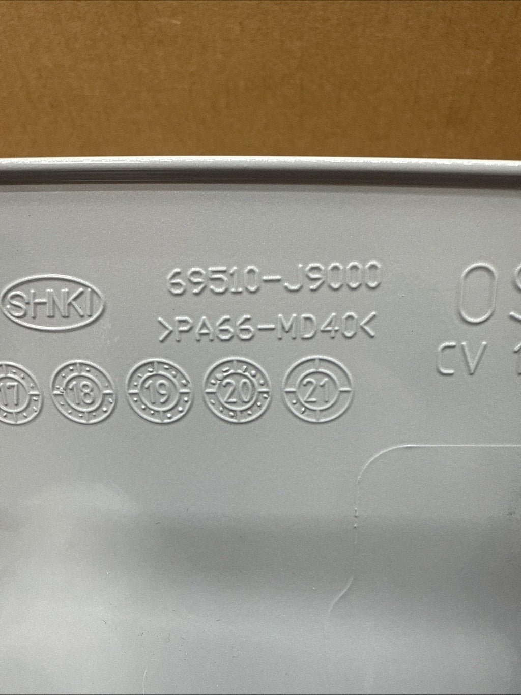 2018 2023 Hyundai Kona Fuel Gas Tank Filler Door Lid Cover OEM C5G5