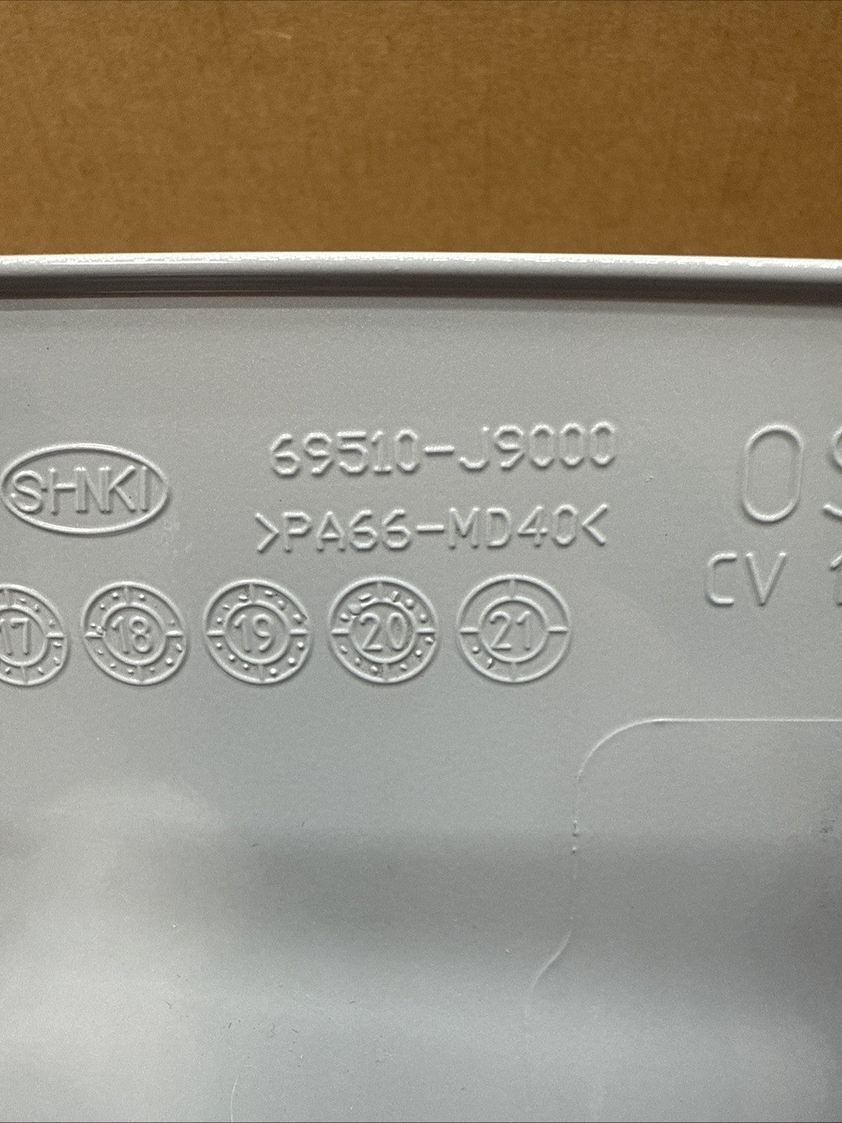 2018 2023 Hyundai Kona Fuel Gas Tank Filler Door Lid Cover OEM C5G5