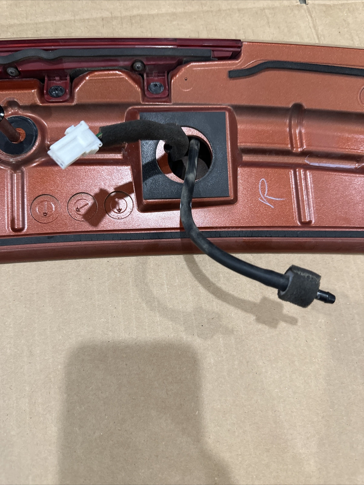 2013   2018 Hyundai Santa Fe Rear Spoiler Red Light 87210 4Z000 OEM6