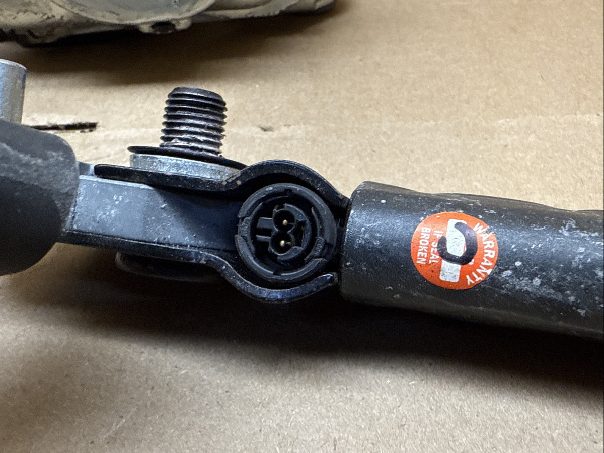 2015 2016 Escalade Silverado Tahoe Front Right Passenger Seatbelt Retractor10