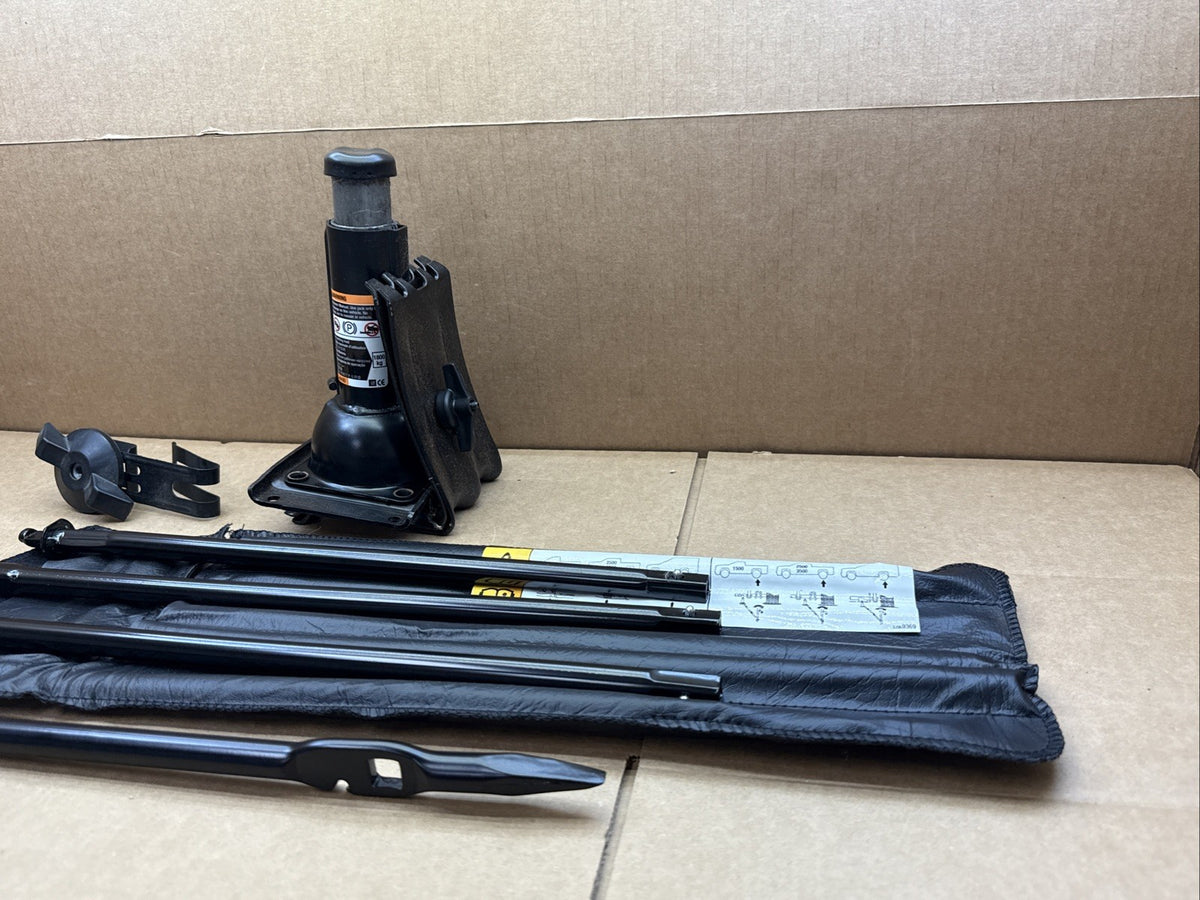 2015 2023 CHEVY COLORADO GMC CANYON EMERGENCY JACK AND TOOLS KIT OEM3