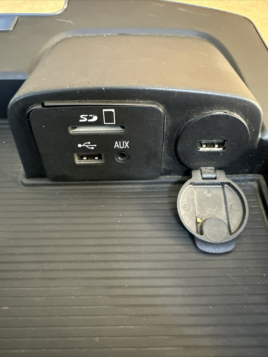 2013 2018 DODGE RAM CENTER CONSOLE LID ARMREST COVER OEM GRAY5