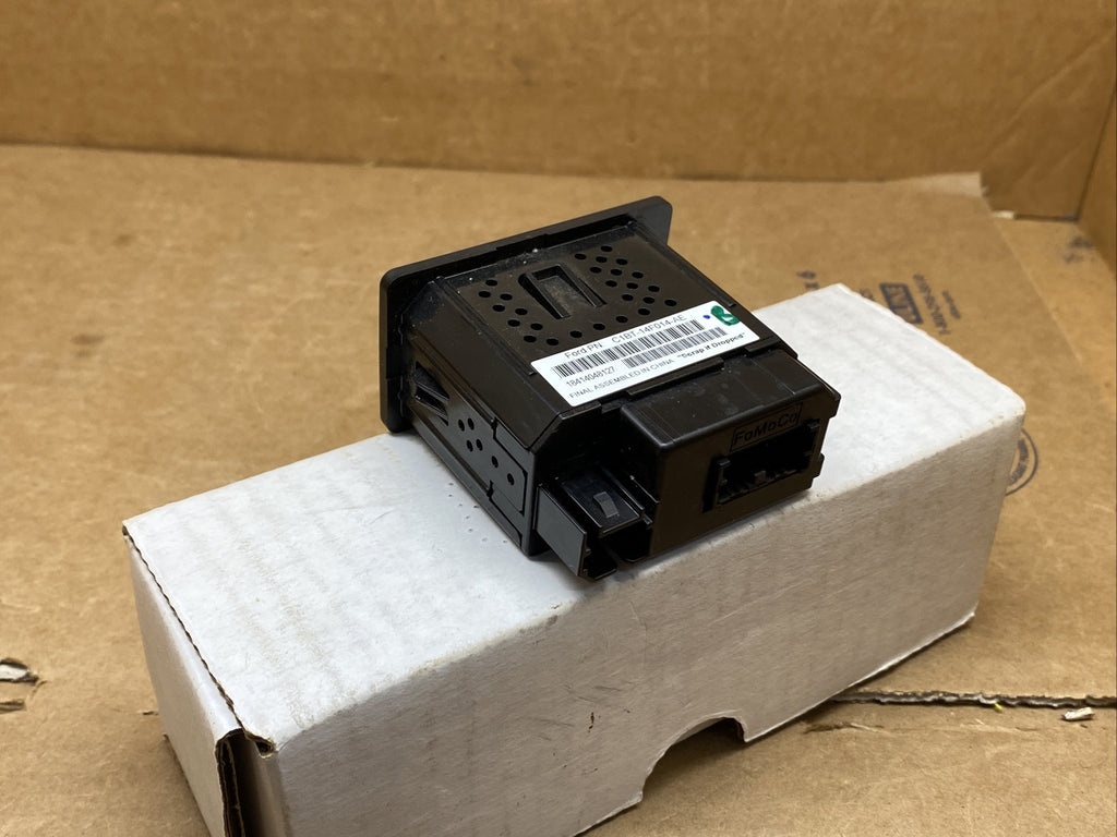 11 19 Explorer Radio Info Media Interface Module SD USB Line In C1BT 14F014 AE4