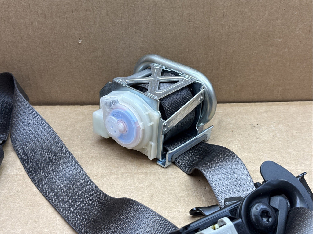 13-17 Encore 15-16 Trax Front Right Passenger Side Seat Belt Seatbelt Retractor1
