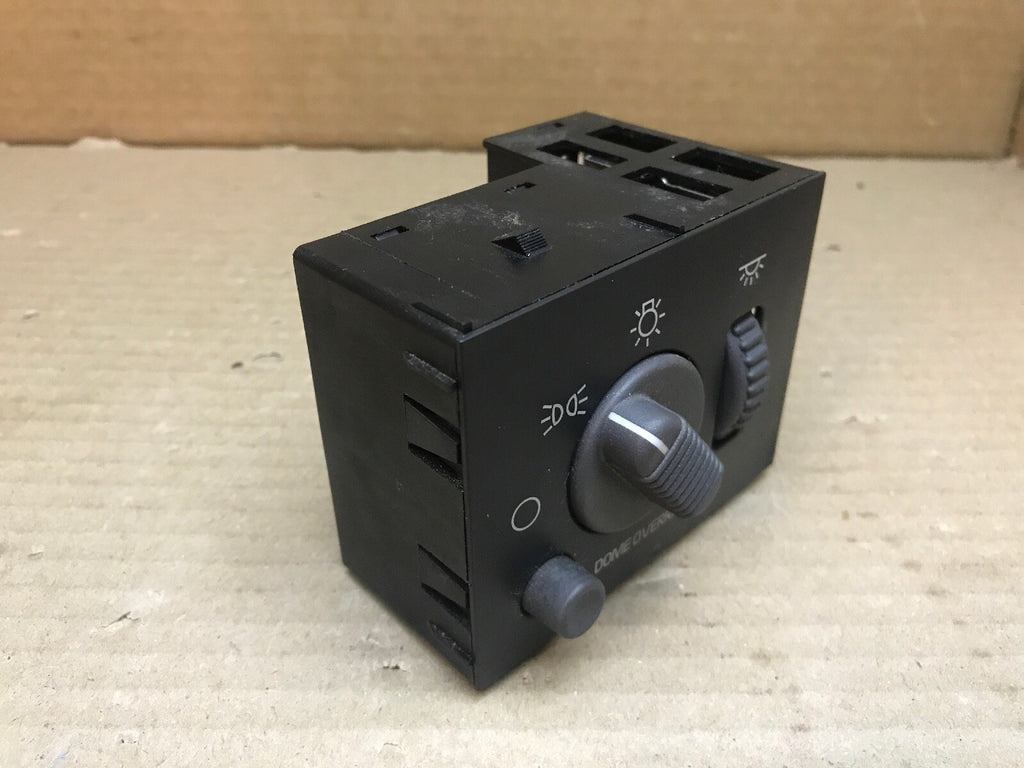 99 02 Silverado Sierra Tahoe Yukon Suburban Headlight Switch Control 157555951