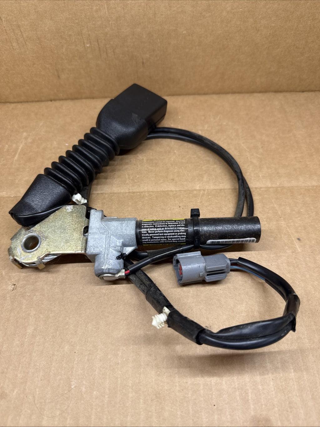 2001 2003 Ford Ranger Front Left Driver Side Seat Belt Seatbelt Buckle3