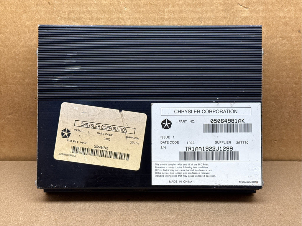 2011 2014 Charger Chrysler 300 Journey Audio Amplifier OEM 05064947AL 05064981AK1