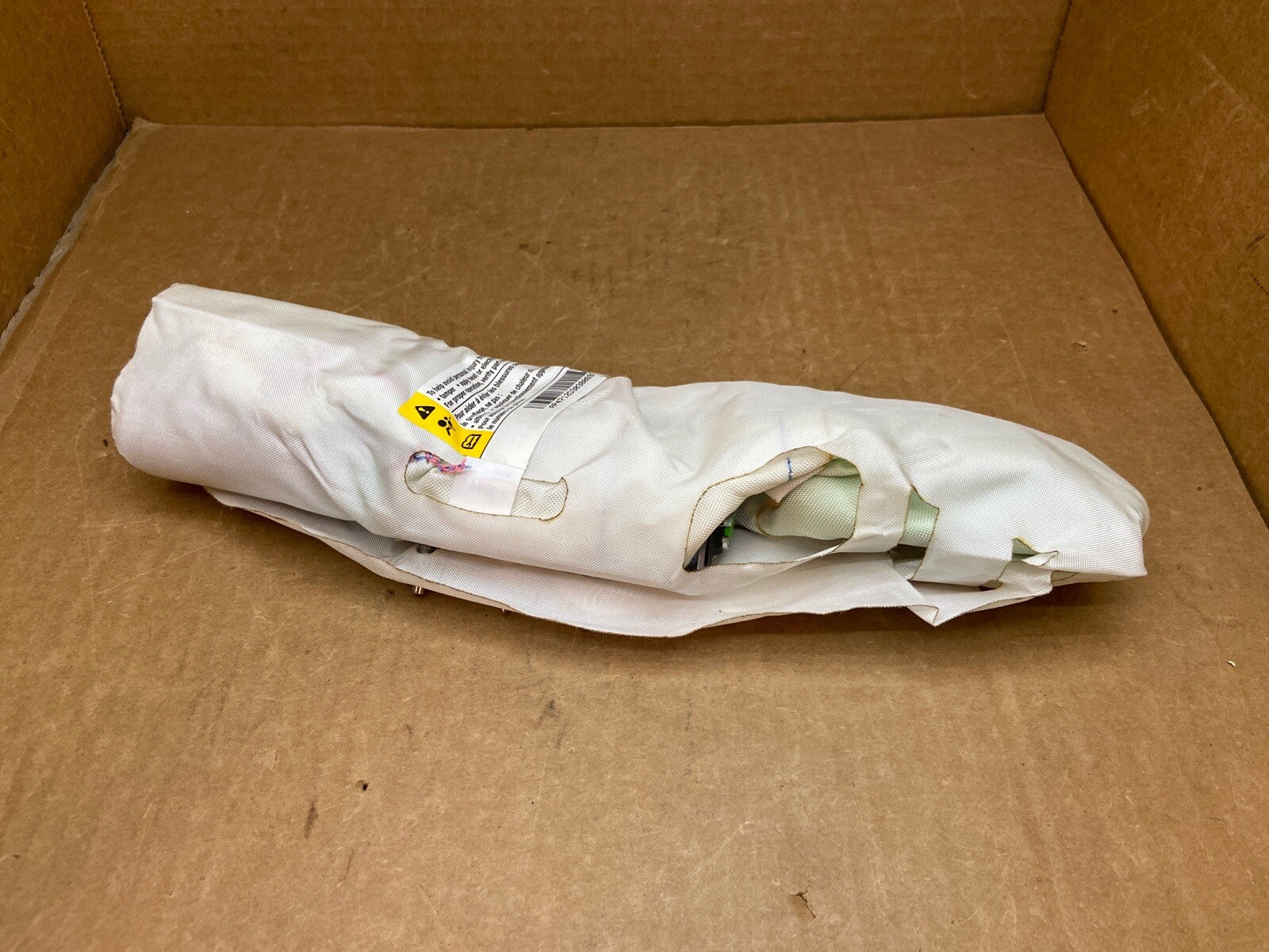 2009 2011 GMC Acadia Front Right Side Passenger Seat Air Bag Airbag1
