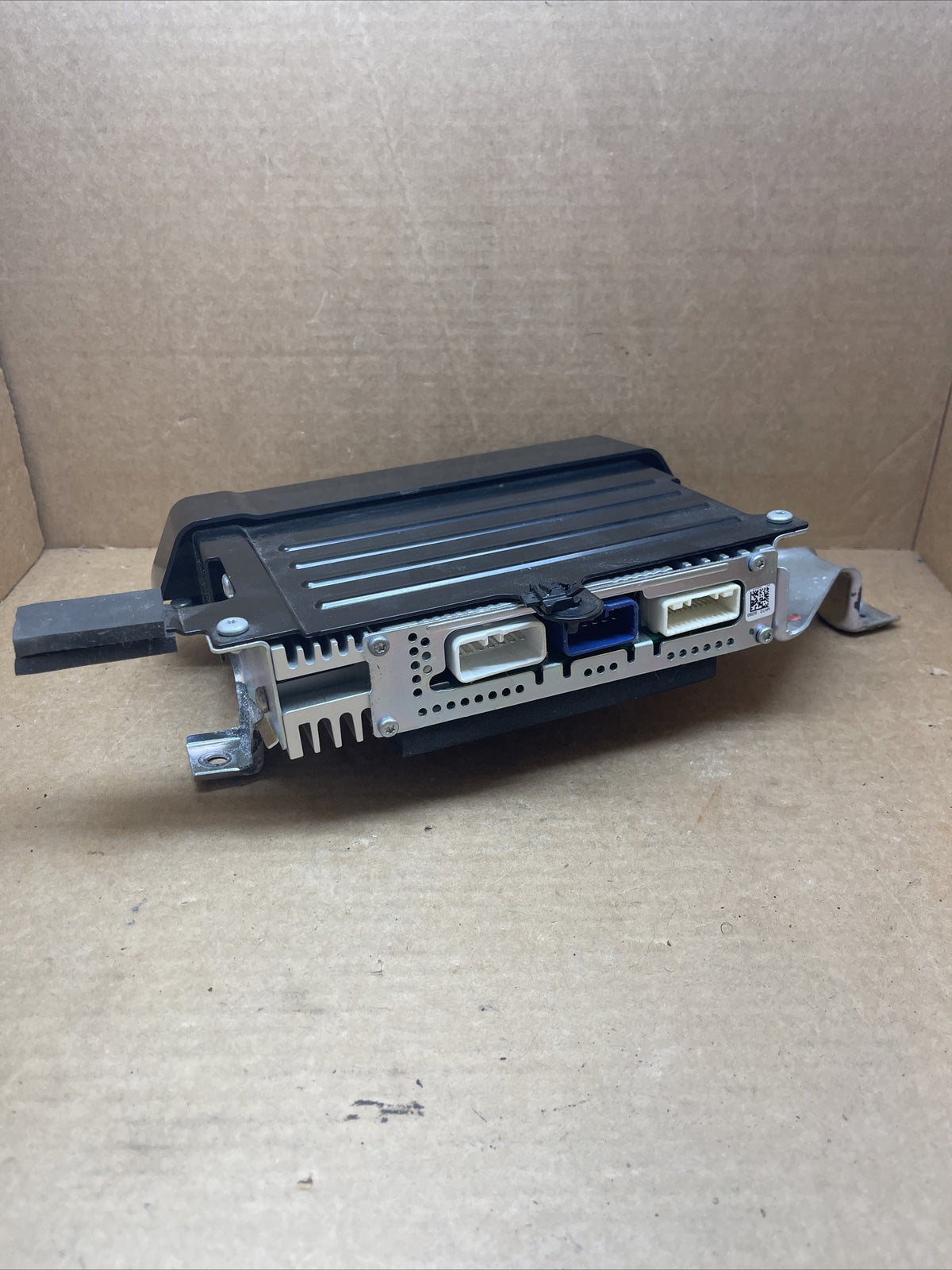 2009 SUBARU LEGACY OUTBACK HARMAN KARDON POWER AMPLIFIER AMP OEM 86221AG10A2
