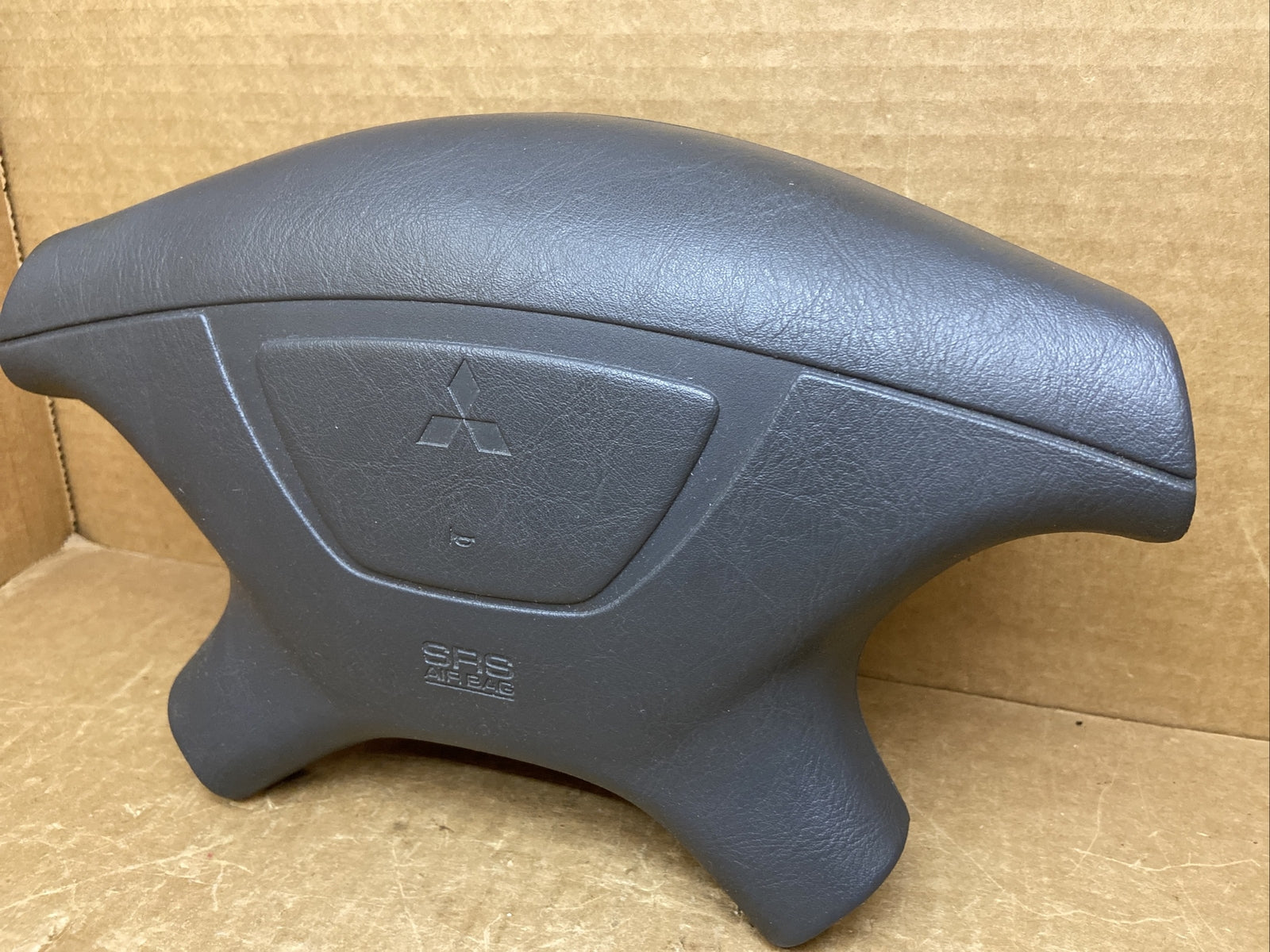 2000 2004 Montero Sport Front Left Driver Side Steering Wheel Air Bag Airbag4