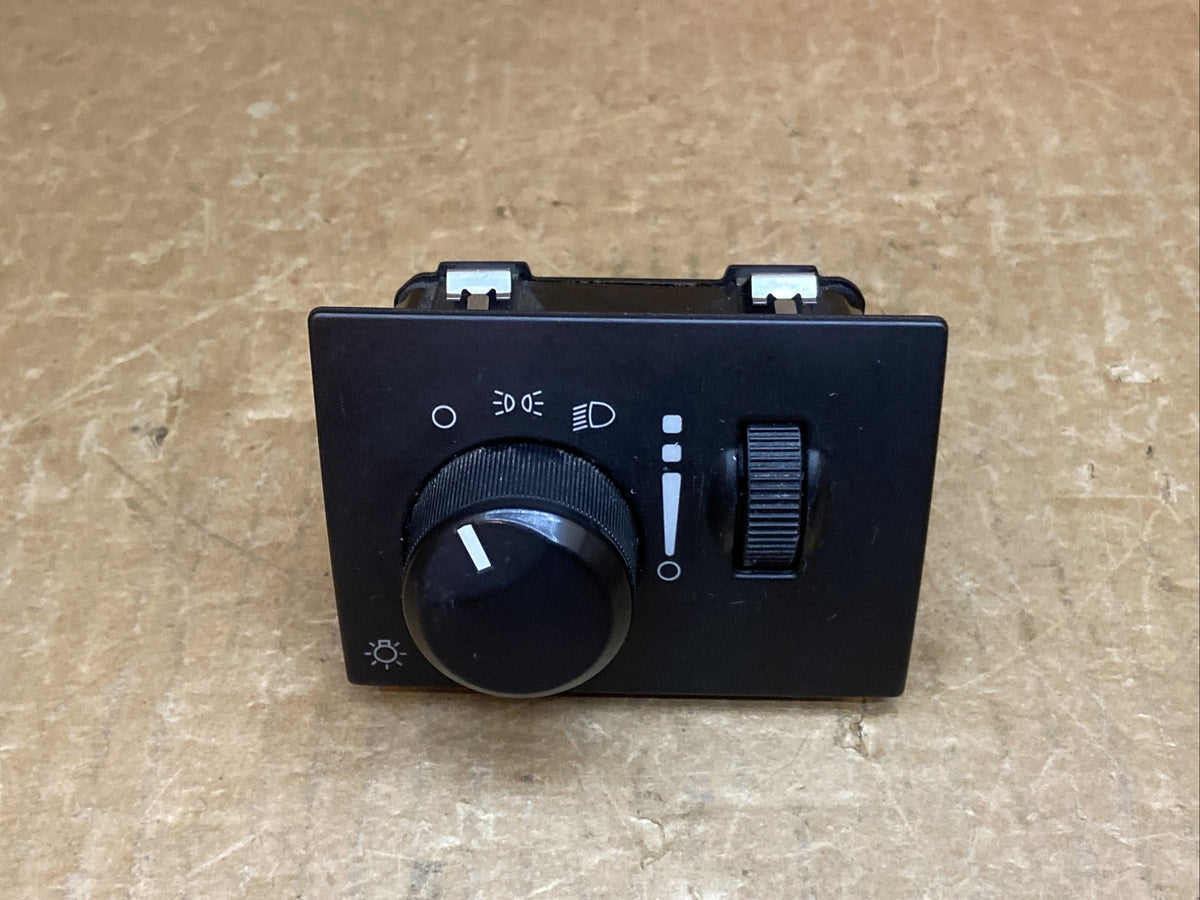 05 10 Charger 300 Head Light Headlight Lamp Switch Buttons Controls P68019567AD1