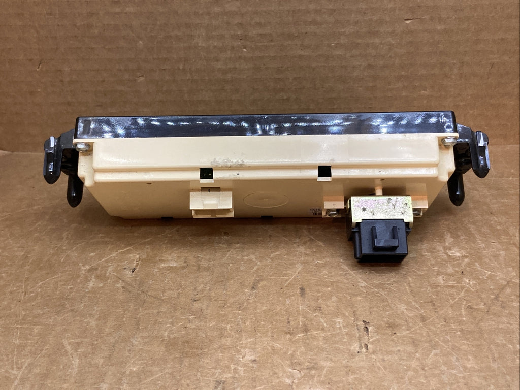 99 02 Silverado Sierra Tahoe Suburban Climate Temp Temperature Controls 157532635
