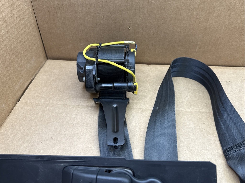 2017-2023 Subaru Impreza Front Left Driver Side Seat Belt Seatbelt Retractor1