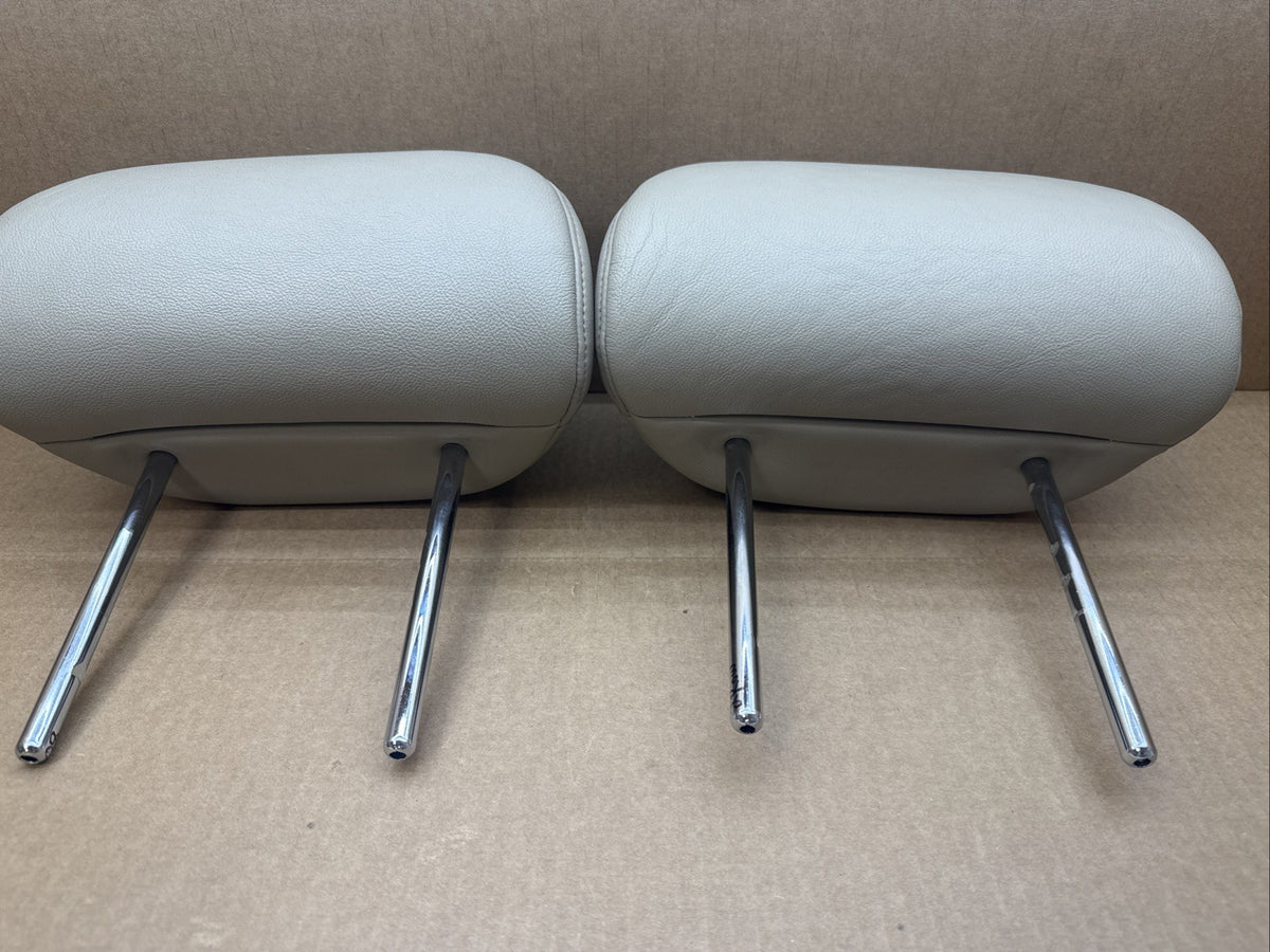 2008 2013 Toyota Highlander 2nd Row Rear Black Leather Headrest Set of 2 OEM Tan8