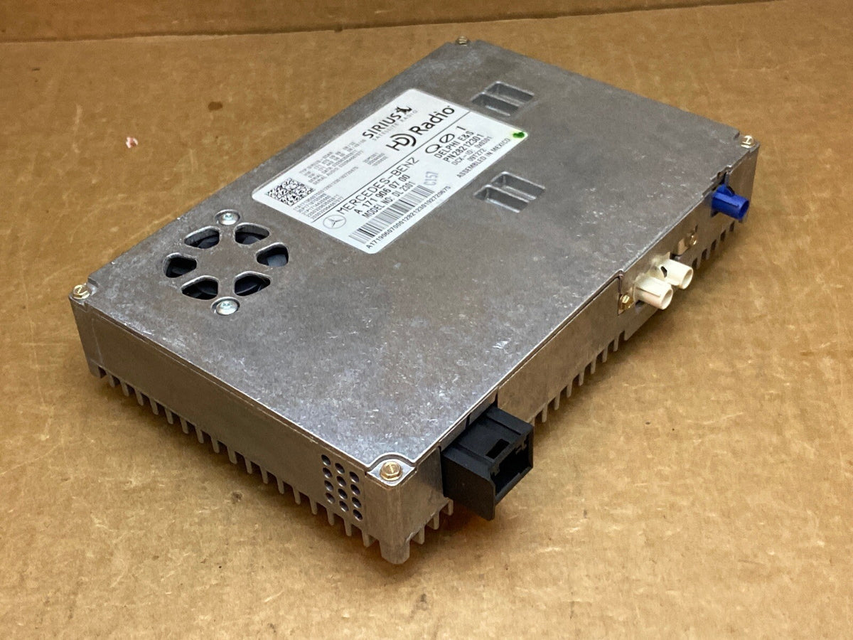 10 13 Mercedes Benz E Class E63  Satellite Receiver Radio Module A17190607003
