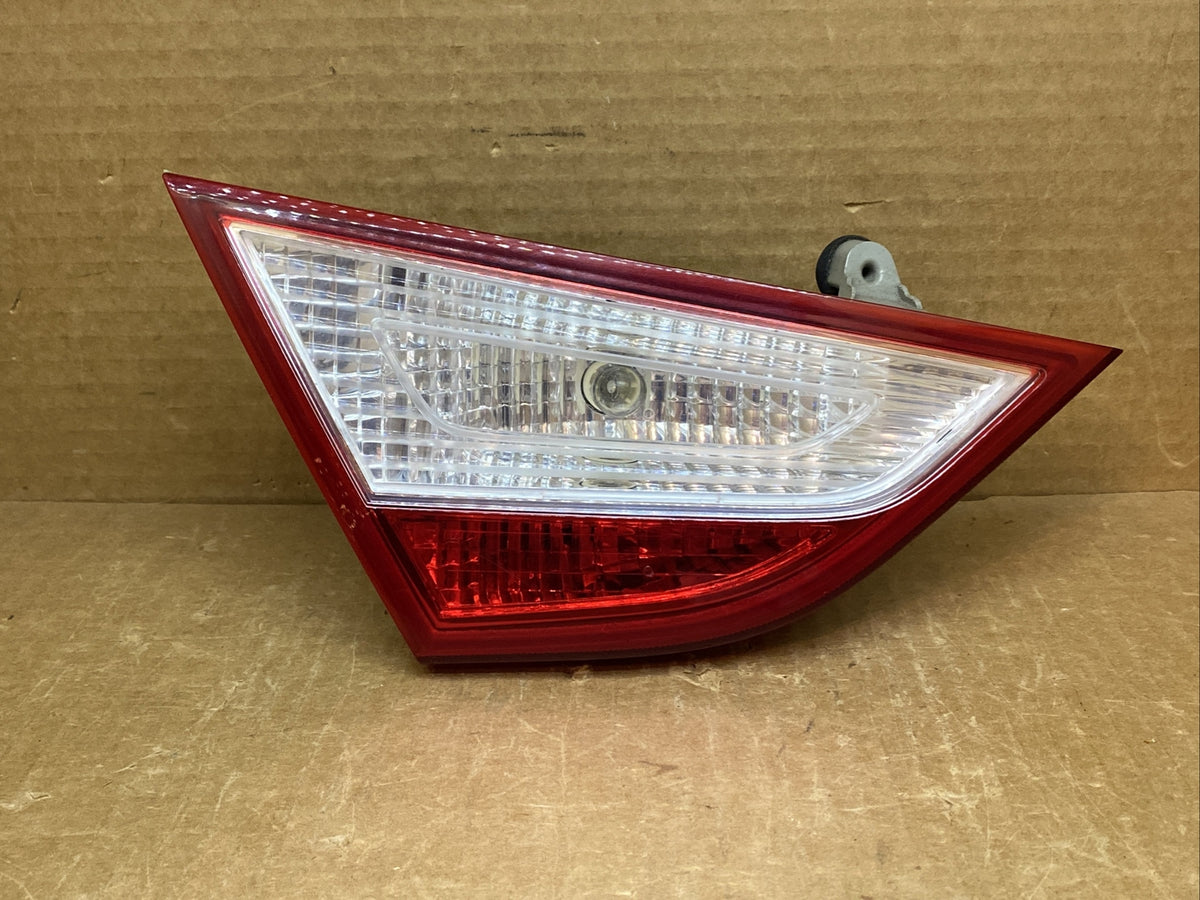 2011 2014 Hyundai Sonata Decklid Inner Tail Light Taillight Left Driver Side OEM0