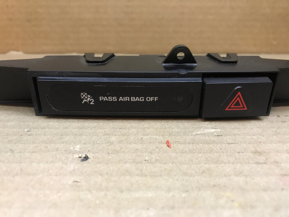 2004 2007 DODGE CARAVAN EMERGENCY HAZARD PASSENGER SWITCH OEM 05134628AA1