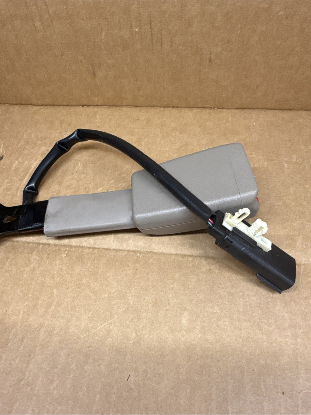 2009 2014 Ford F 150 Front Left Driver Seat Seatbelt Buckle Tan FE OEM5