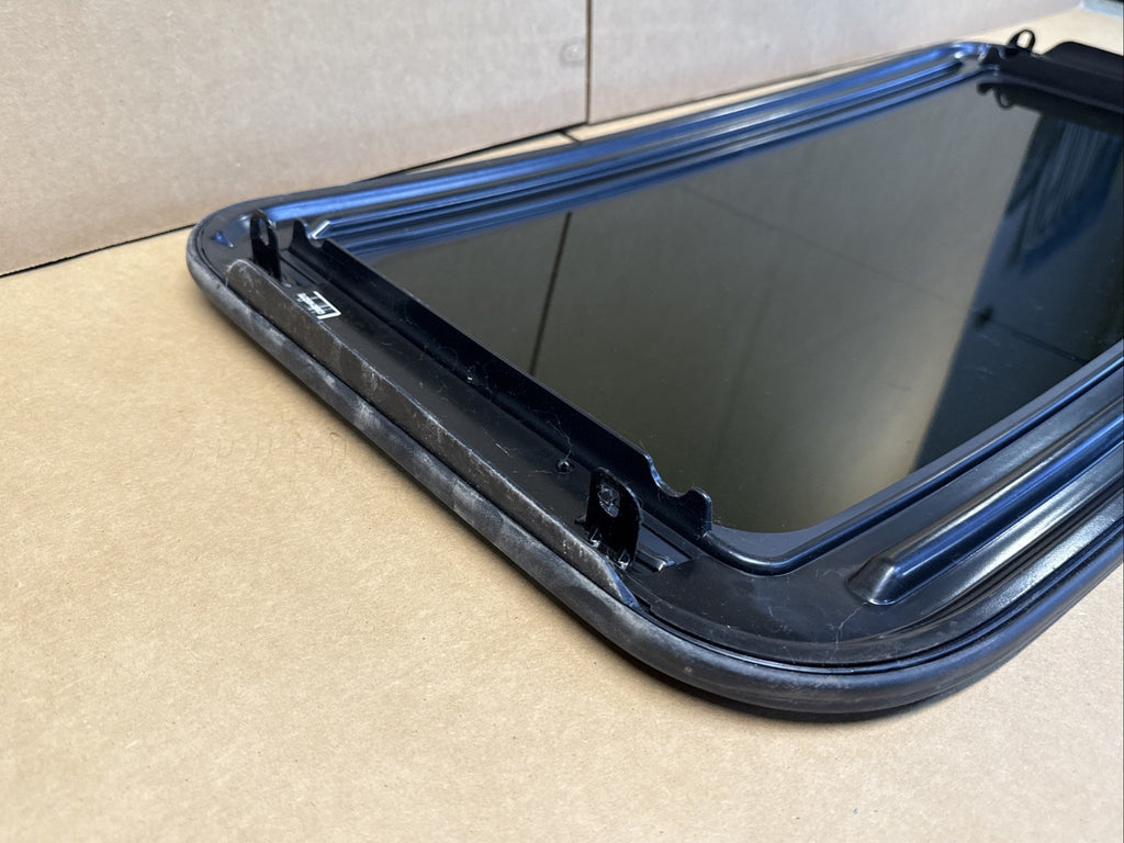 2007 2011 Dodge Nitro Sun Roof Sunroof Window OEM Glass FREE SHIPPING8