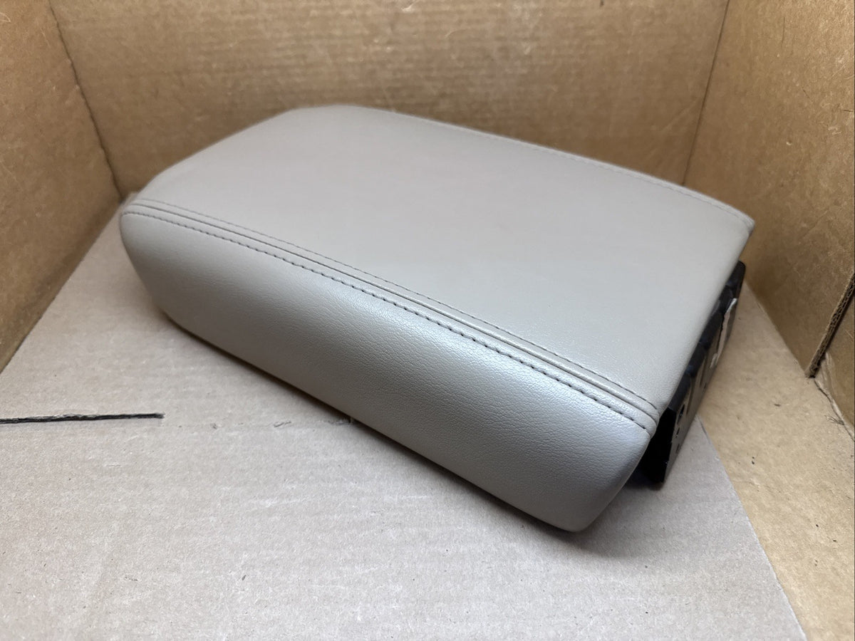 07 17 Traverse Acadia Enclave Center Console Lid Arm Rest Dark Cashmere 228553126