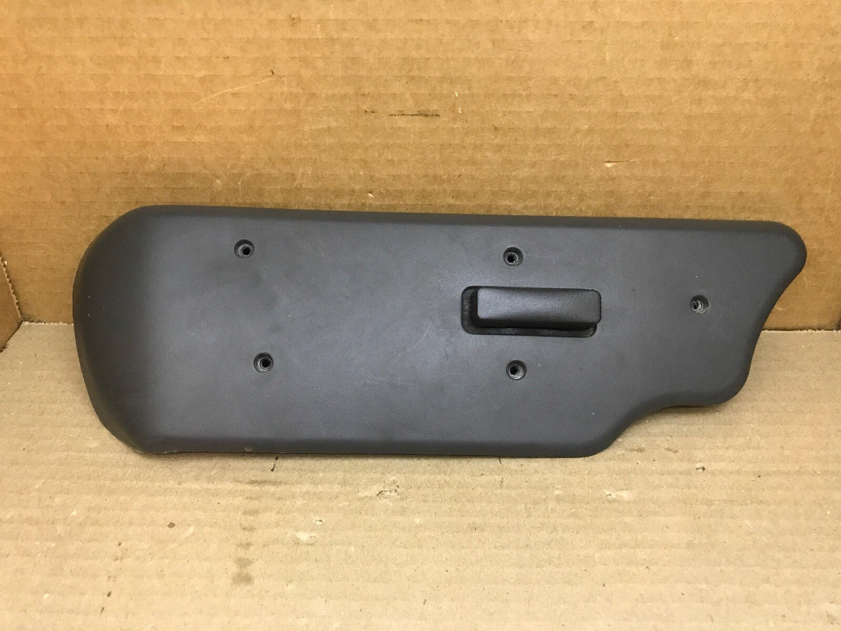 03 06 Silverado Tahoe Driver Left Seat Power Switch Assembly Bezel 889416700