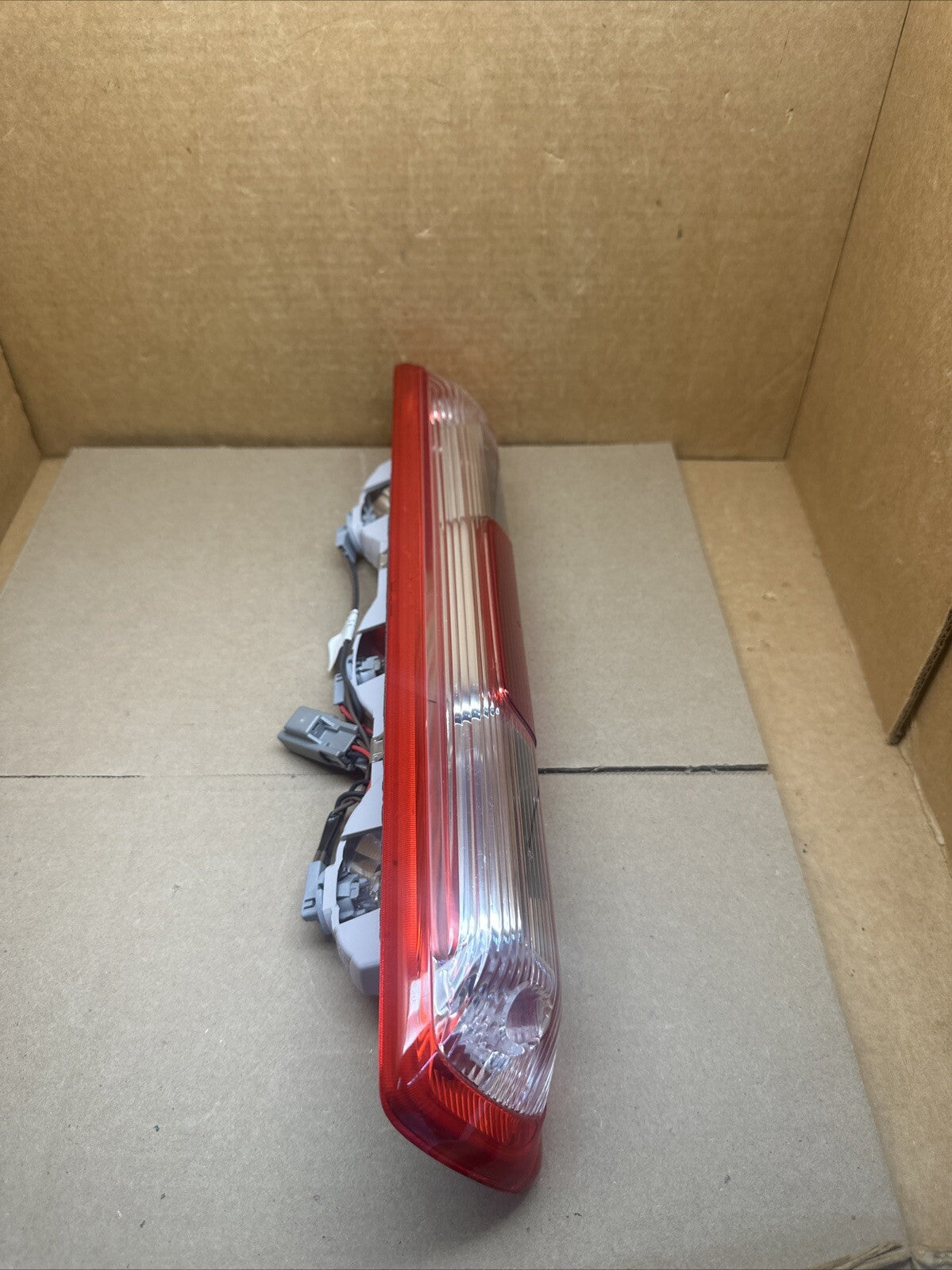 16 22 CHEVROLET COLORADO HIGH MOUNTED THIRD 3RD BRAKE TAIL LIGHT 52127100 OEM4