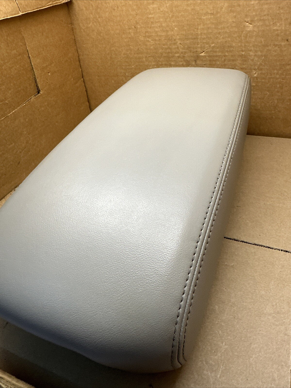 2009 2014 Nissan Maxima Center Console Lid Cover Top Arm Rest Armrest Gray K2