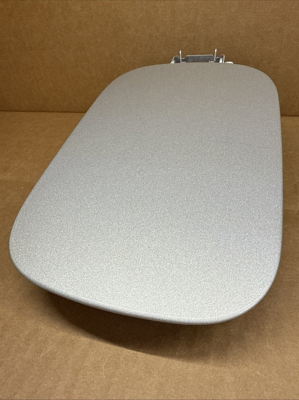 11 13 Jeep Grand Cherokee Fuel Gas Cap Door Lid Cover Bright Silver Metallic PS24