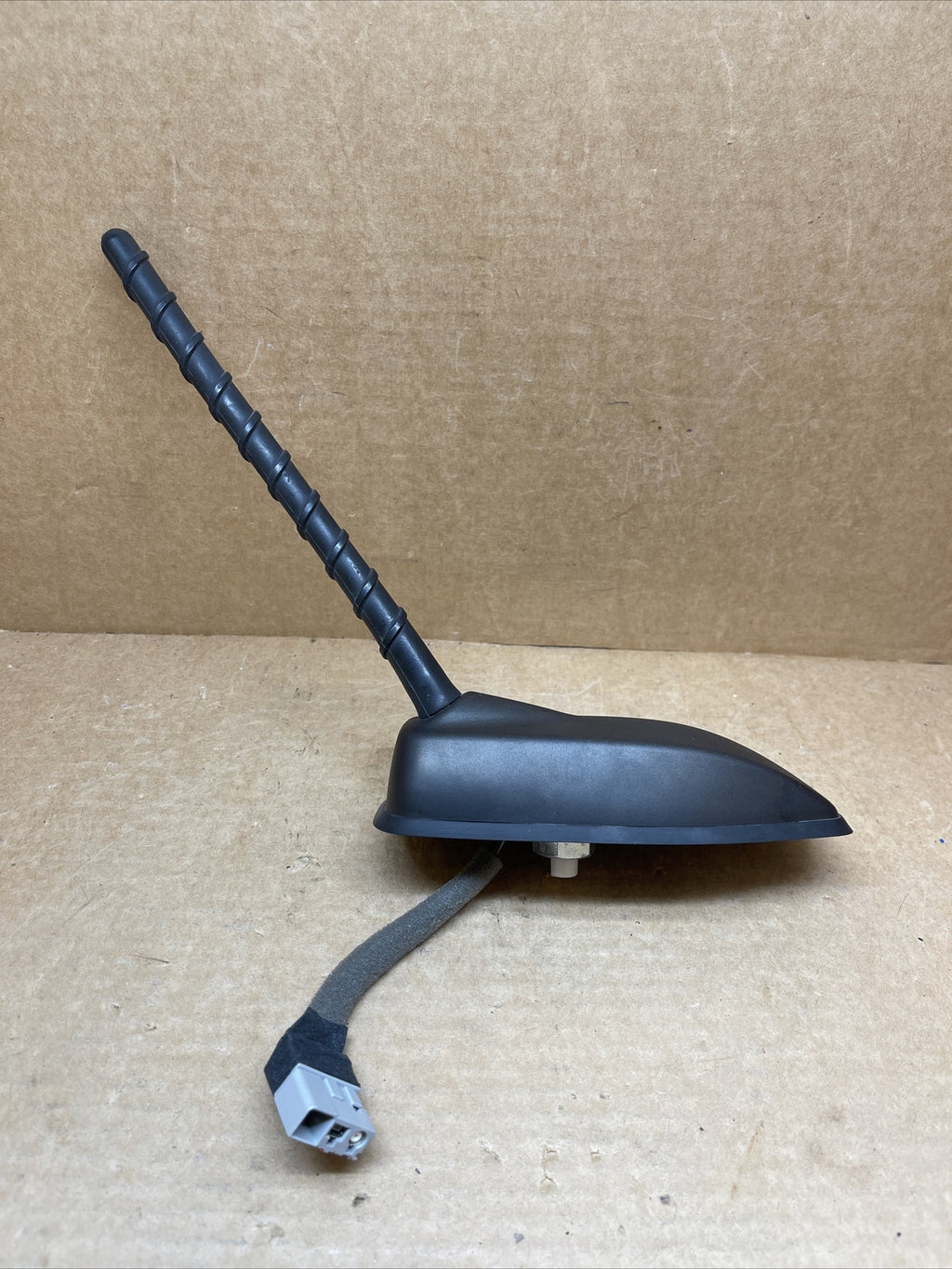 2017 2019 KIA SOUL EV Roof Mounted Radio Antenna Base OEM FACTORY 96210 B23200