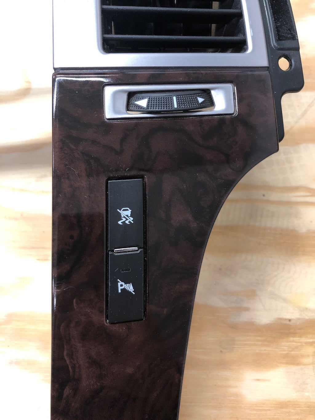 07   12 Cadillac Escalade Instrument Panel Dash Radio Trim Bezel Woodgrain OEMG32