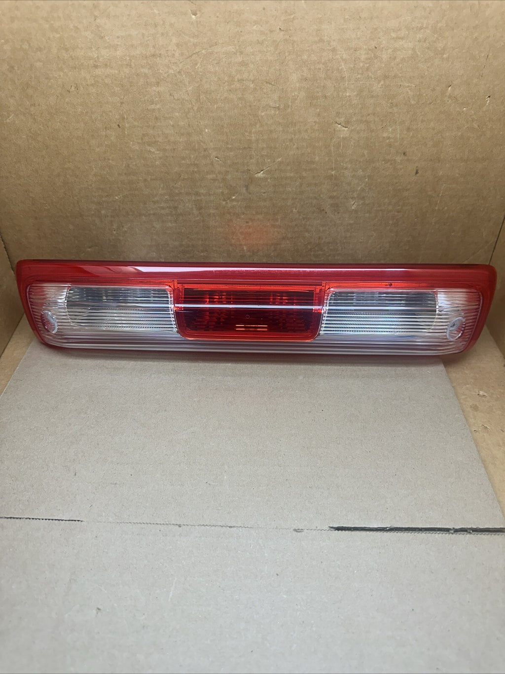 16 22 CHEVROLET COLORADO HIGH MOUNTED THIRD 3RD BRAKE TAIL LIGHT 52127100 OEM0