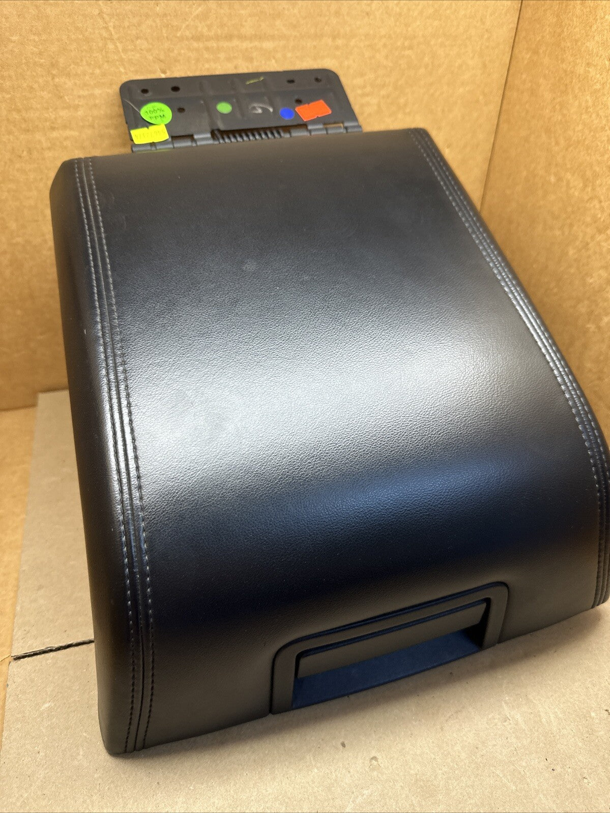 2007 2014 Lincoln Navigator Center Console Cover Lid Arm Rest Black Leather OEM2